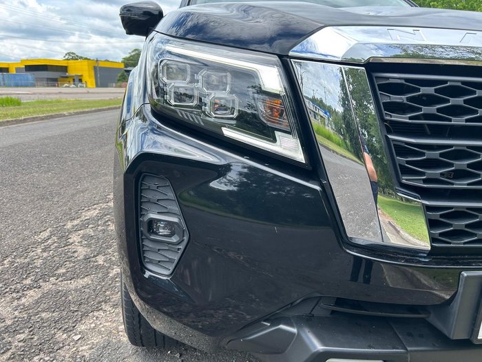 2022 Nissan Navara ST