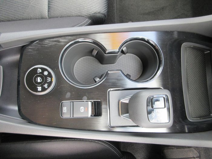 2025 Nissan X-TRAIL ST