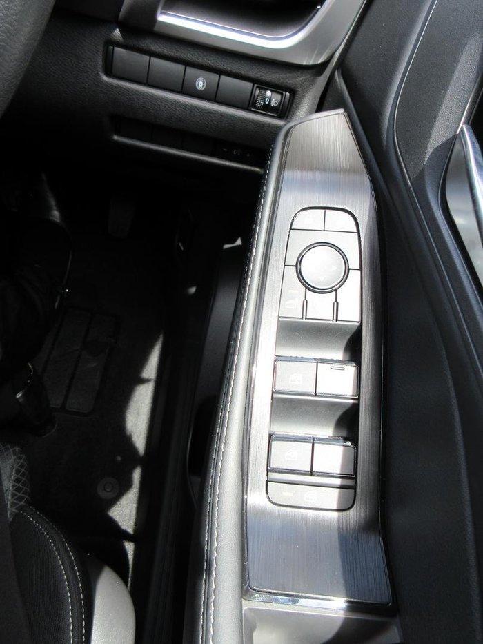 2025 Nissan X-TRAIL ST