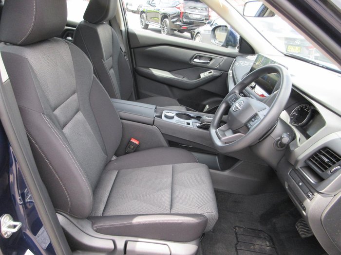 2025 Nissan X-TRAIL ST