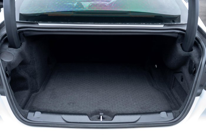 2020 Jaguar XE P300 R-Dynamic SE