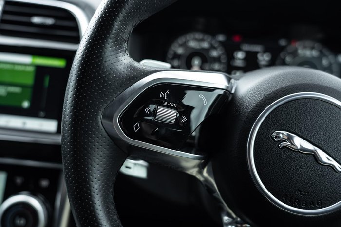 2020 Jaguar XE P300 R-Dynamic SE