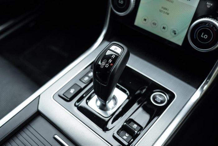 2020 Jaguar XE P300 R-Dynamic SE