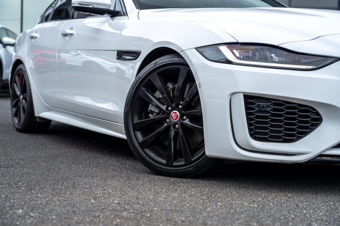 2020 Jaguar XE P300 R-Dynamic SE