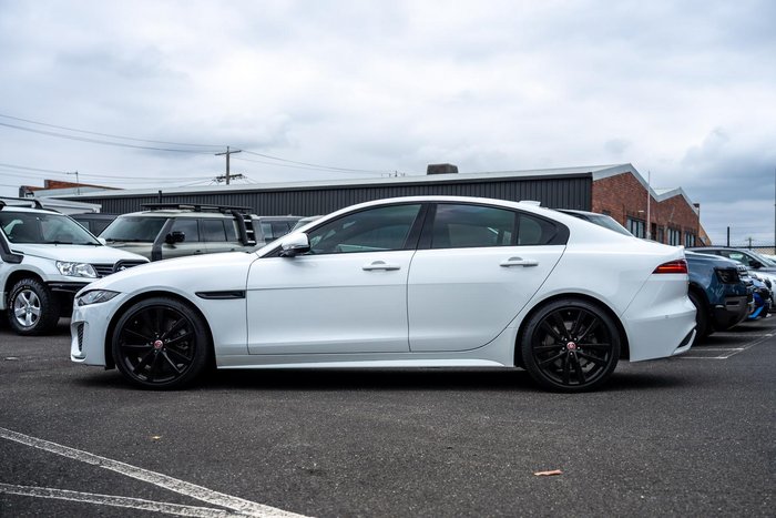 2020 Jaguar XE P300 R-Dynamic SE