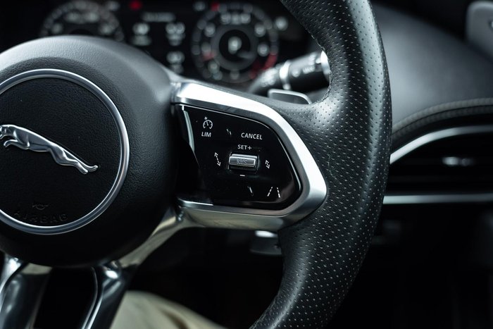 2020 Jaguar XE P300 R-Dynamic SE