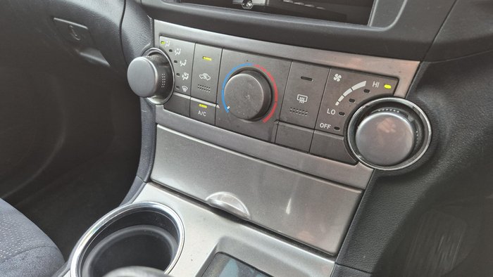 2010 Toyota Kluger KX-R