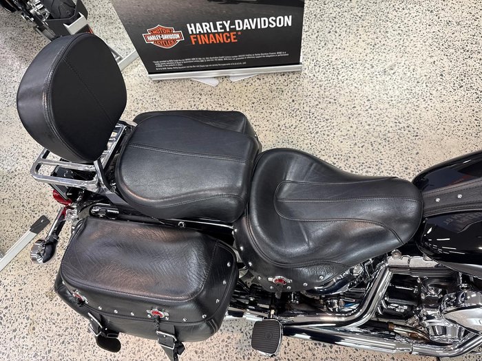 2017 Harley-Davidson Heritage Softail Classic 1690 (FLSTC) Softail Black