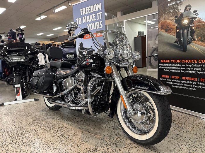 2017 Harley-Davidson Heritage Softail Classic 1690 (FLSTC) Softail Black