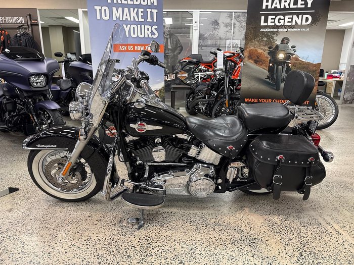 2017 Harley-Davidson Heritage Softail Classic 1690 (FLSTC) Softail Black