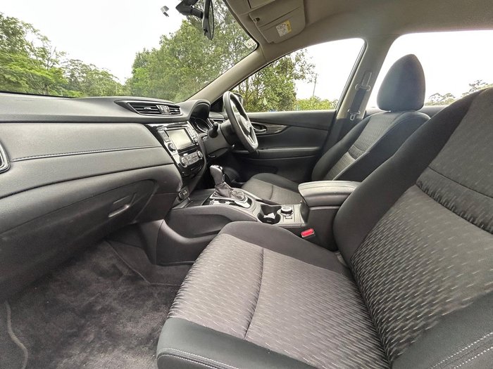 2022 Nissan X-TRAIL ST