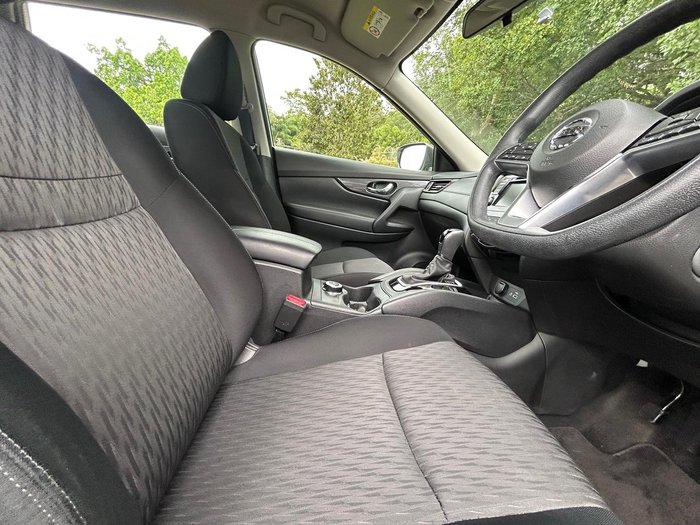 2022 Nissan X-TRAIL ST