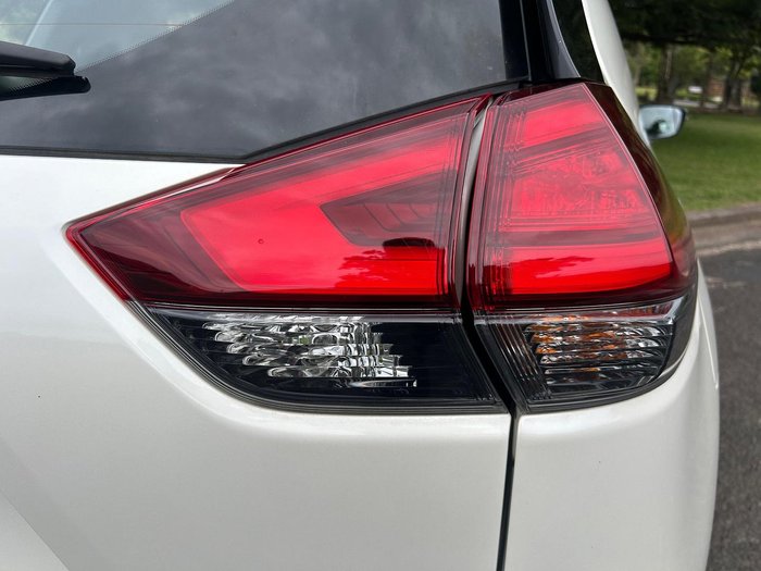 2022 Nissan X-TRAIL ST