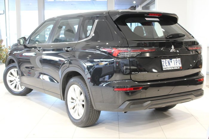 2025 Mitsubishi Outlander ES