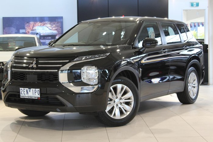 2025 Mitsubishi Outlander ES