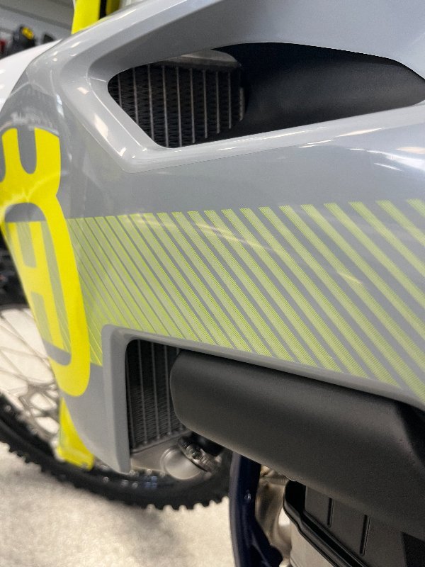 2023 HUSQVARNA FC450 NEBULA WHITE