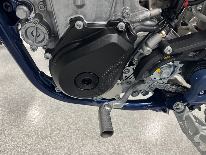 2023 HUSQVARNA FC450 NEBULA WHITE