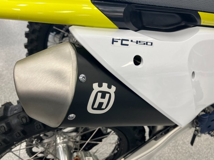 2023 HUSQVARNA FC450 NEBULA WHITE