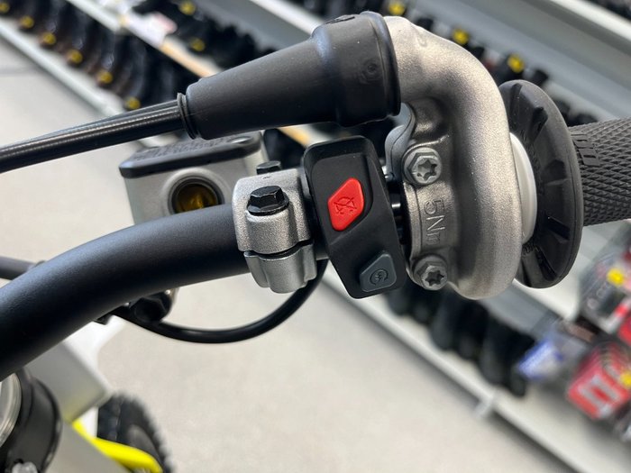 2023 HUSQVARNA FC450 NEBULA WHITE