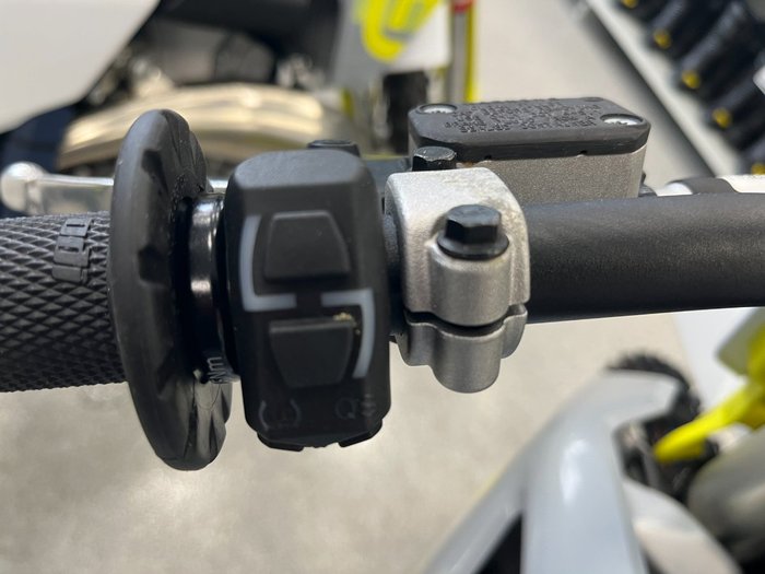 2023 HUSQVARNA FC450 NEBULA WHITE