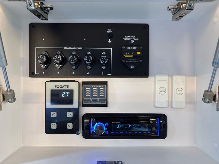 2025 VICTORY CARAVANS Off-Road Family 21