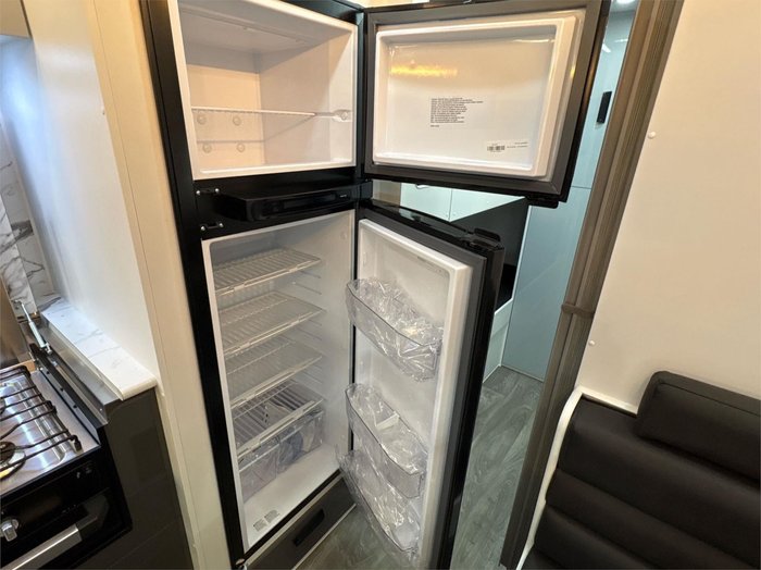 2025 VICTORY CARAVANS Off-Road Family 21