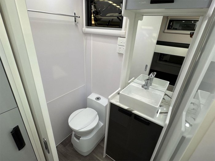 2025 VICTORY CARAVANS Off-Road Family 21