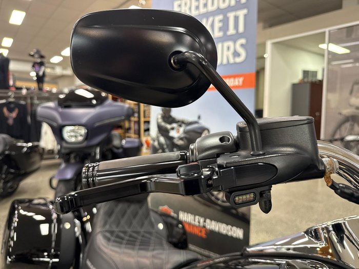 2022 Harley-Davidson Sport Glide 107 (FLSB) Softail Black