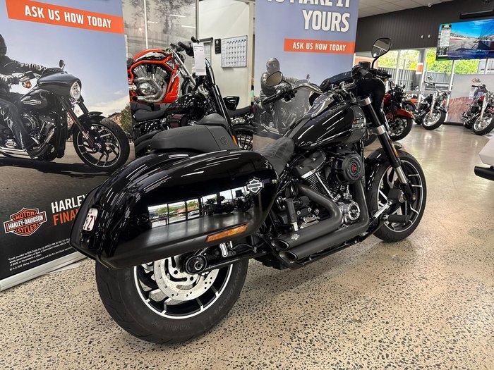 2022 Harley-Davidson Sport Glide 107 (FLSB) Softail Black