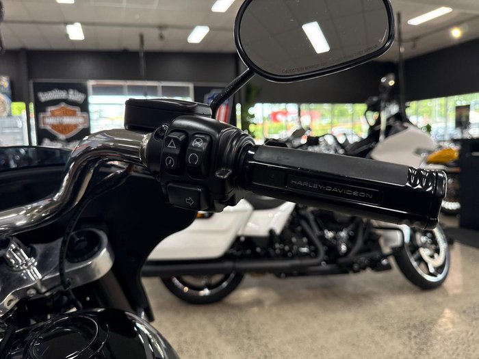 2022 Harley-Davidson Sport Glide 107 (FLSB) Softail Black