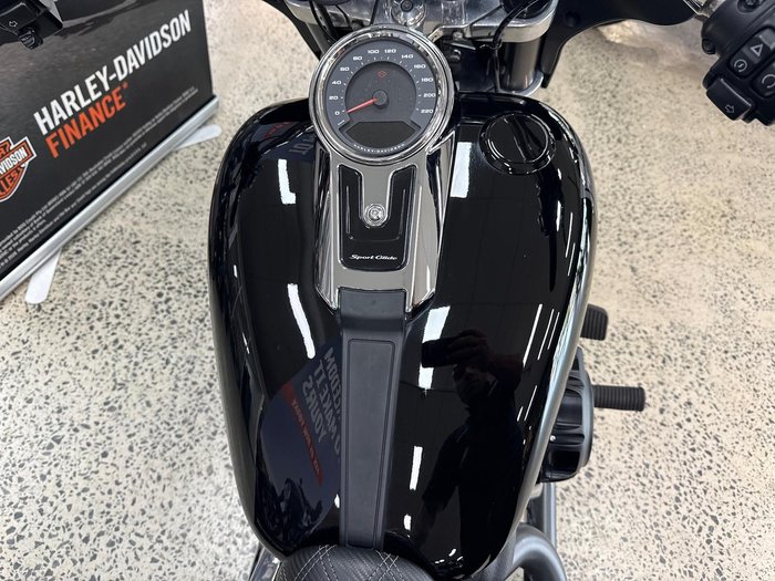 2022 Harley-Davidson Sport Glide 107 (FLSB) Softail Black