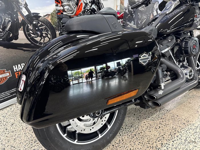 2022 Harley-Davidson Sport Glide 107 (FLSB) Softail Black