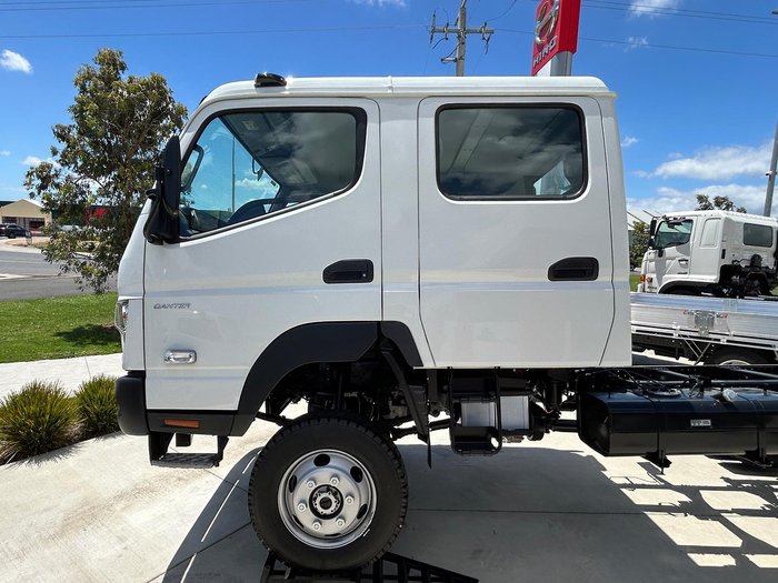 2025 Fuso Canter 4X4