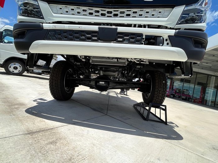 2025 Fuso Canter 4X4