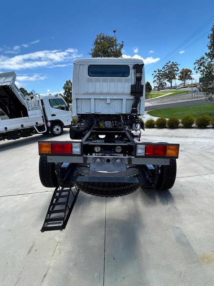 2025 Fuso Canter 4X4