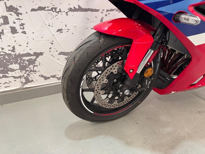 2025 Honda CBR650R E-Clutch CBR 650 Red