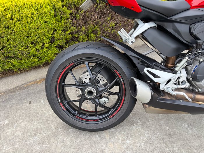 2023 DUCATI STREETFIGHTER V2