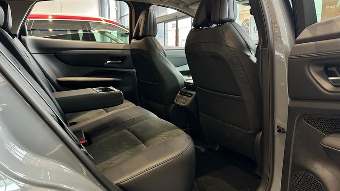 2025 Nissan Ariya Advance+ FE0 MY25 Ceramic Grey/Black Roof