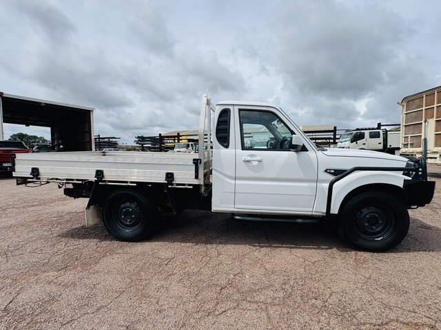 2021 Mahindra PIK-UP 2022 Mahindra PIK-UP Single Cab Cab Chassis MT 4x2 S6+ Arctic White