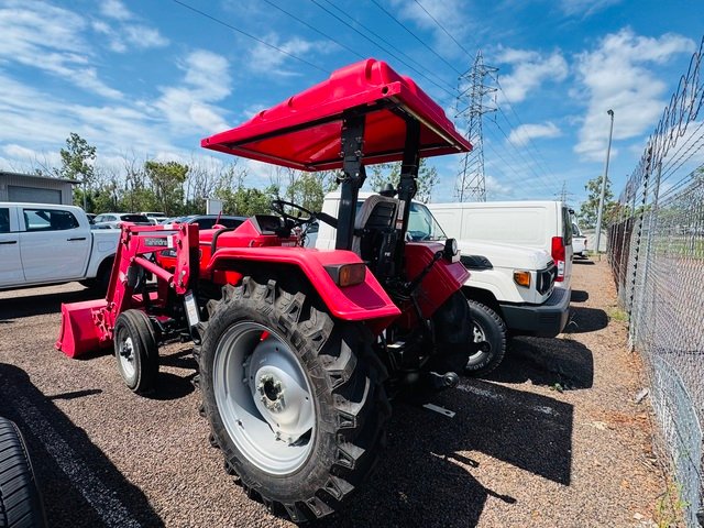 2022 Mahindra Agricultural Mahindra Tractor - 4025 - 2WD - 8/2 SLIDING MESH ROPS 4in1 Bucket Included Red