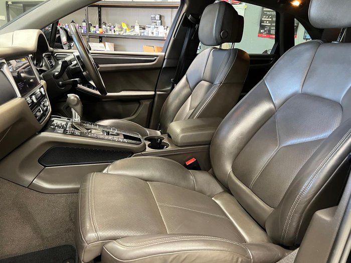 2020 Porsche Macan 95B MY20 AWD Jet Black