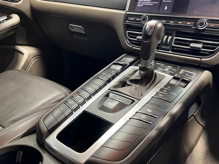 2020 Porsche Macan 95B MY20 AWD Jet Black