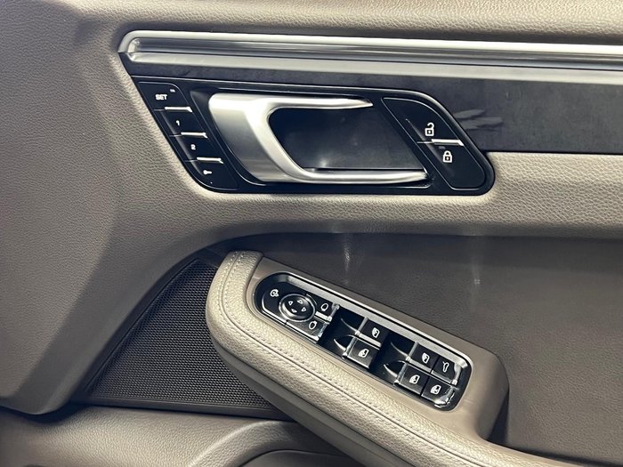 2020 Porsche Macan 95B MY20 AWD Jet Black