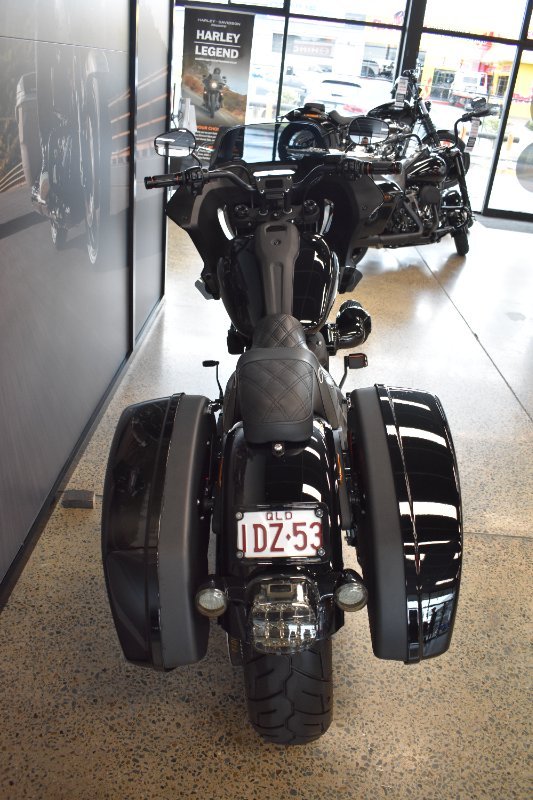 2023 Harley-davidson FXLRST LOW RIDER ST (117) VIVID BLACK