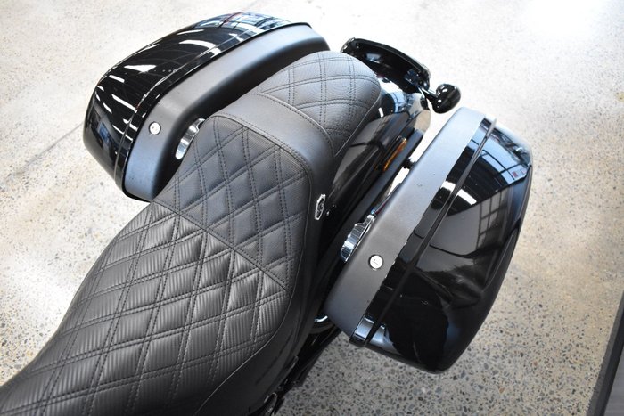 2023 Harley-davidson FXLRST LOW RIDER ST (117) VIVID BLACK