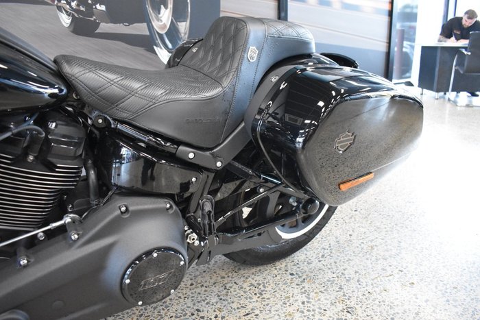 2023 Harley-davidson FXLRST LOW RIDER ST (117) VIVID BLACK