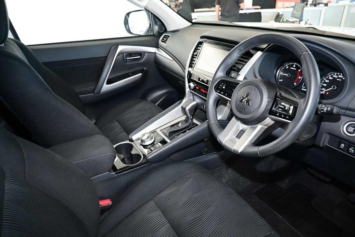 2025 Mitsubishi Pajero Sport GLS