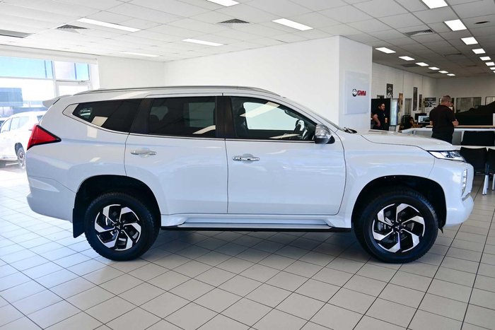 2025 Mitsubishi Pajero Sport GLS