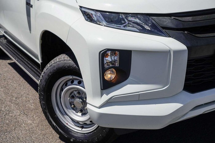 2021 Mitsubishi Triton GLX