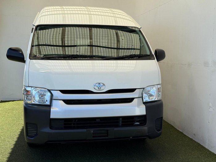 2017 Toyota Hiace Commuter